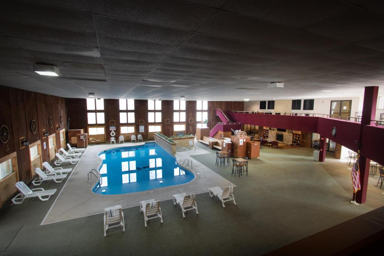 Carriage House Country Club Hotel Pocono Manor Luaran gambar